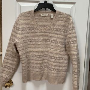 V neck sweater, smoke & pet free home